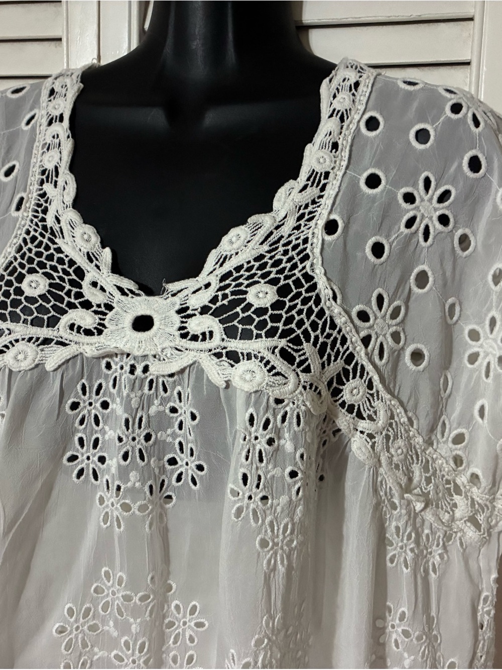 Johnny Was Lg Embroidered Cotton eyelet Tunic Top - Picture 2 of 7